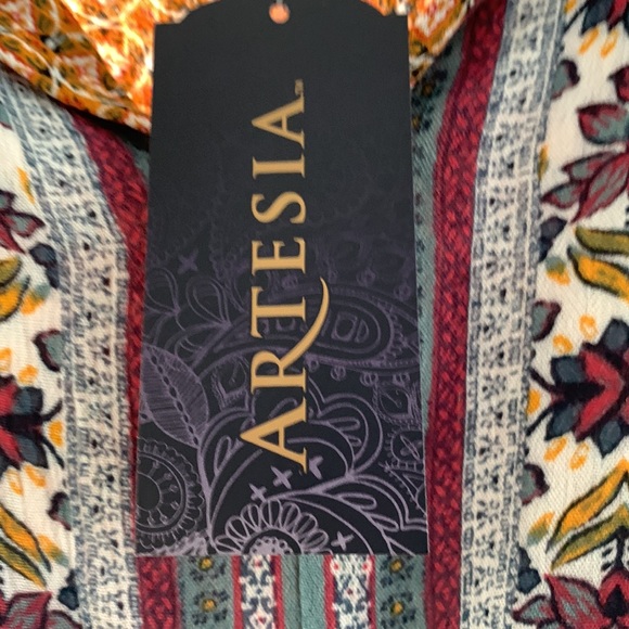 Brand new, never worn with tag still on it. - Picture 9 of 14